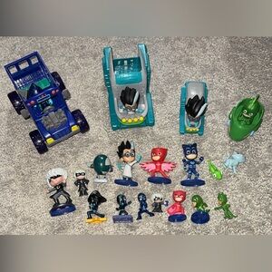 PJ masks figurines with cars